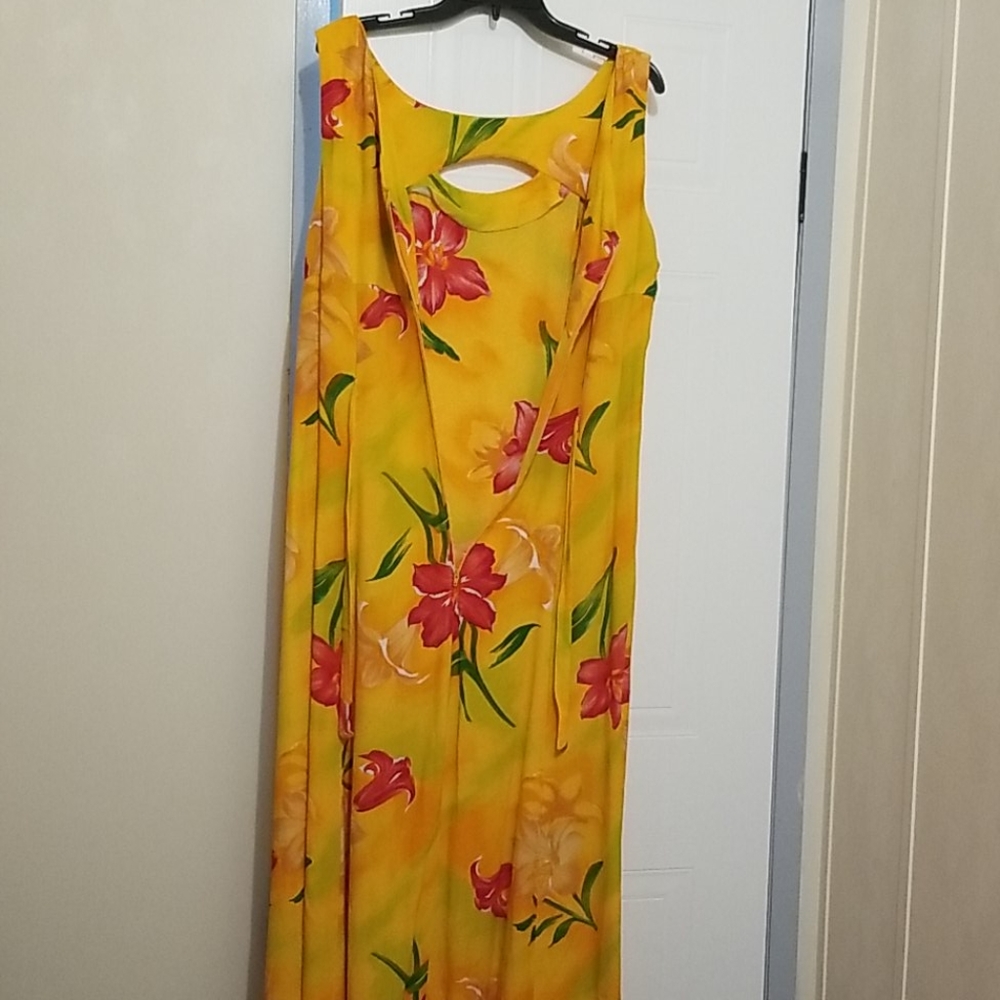 Dress - Picture 3 of 7